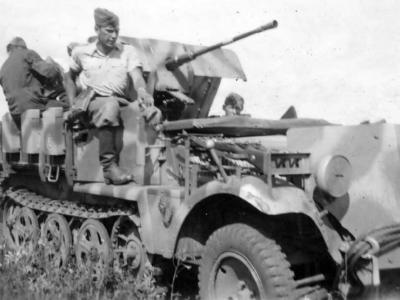 german halftrack SdKfz 10/4 flak model 6