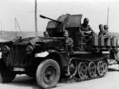 german ww2 half track SdKfz 10/4
