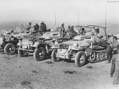 SdKfz 250/3 and SdKfz 251 of Afrika Korps