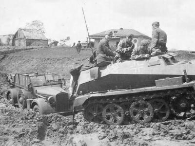 SdKfz 250 Ausf A in mud