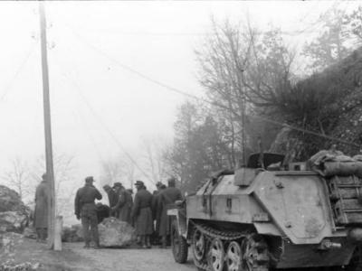 SdKfz 250 neu rear view Balkans 1943