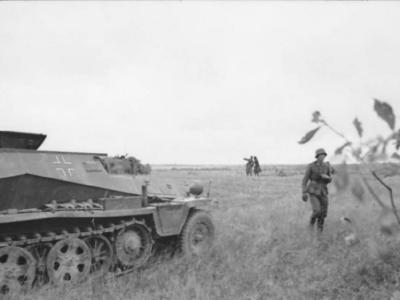 SdKfz 253 side view eastern front 1941.jpg