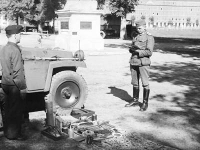 Sd Kfz 250 maintenance 1941
