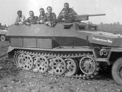 SdKfz 251/10 Ausf C named Fredericus Rex