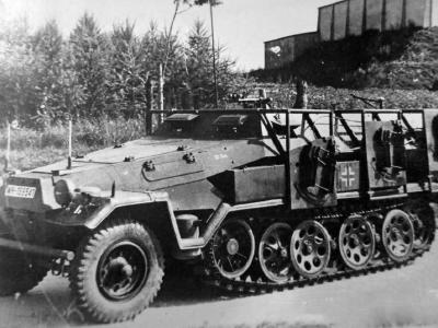 SdKfz 251/1 Stuka zu Fuss