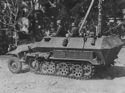 SdKfz 251/1 armored personnel carrier