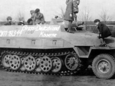 SdKfz 251/9 Aufs D Grossdeutchland March 1944