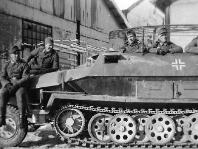 SdKfz 251 Ausf C Funkpanzerwagen
