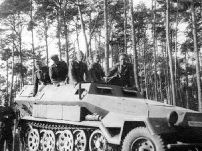 SdKfz 251 ausf A – armoured personnel carrier