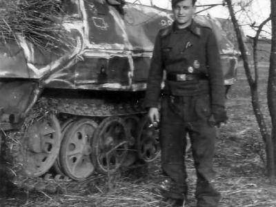 Sd Kfz 251 halftrack 1