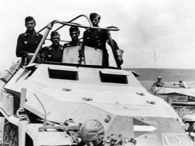 Sd Kfz 251 halftrack 8
