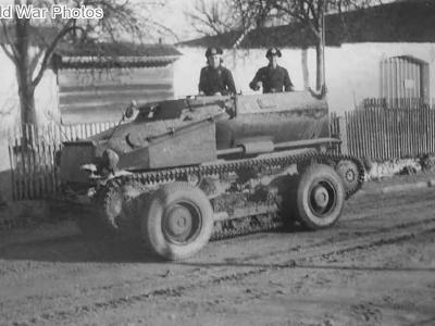 Armoured scout car Sdkfz 254 2