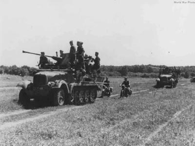 SdKfz 6/2 half-tracks