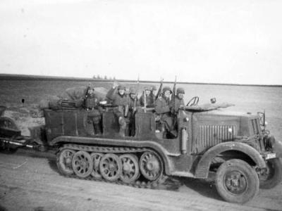 SdKfz 6 towing a gun