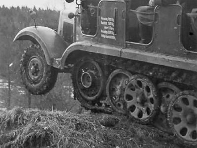 Sdkfz 6 German medium halftrack – left view