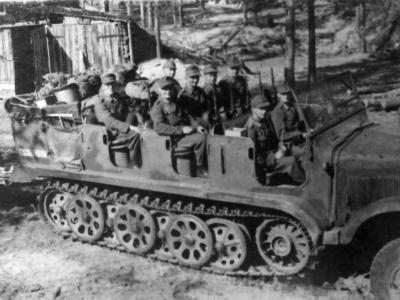 German medium half track SdKfz 6/1 – artillery tractor