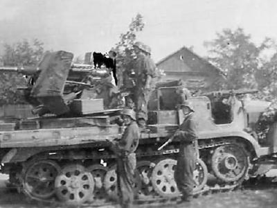 Sd.Kfz. 6/2 Selbstfahrlafette 3,7-cm FlaK 36 auf Fahrgestell Zugkraftwagen 5 t – self propelled anti aircraft gun