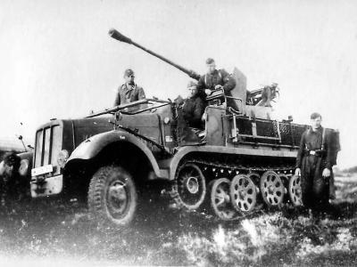 sdkfz 6/2 with 37 mm flak 36