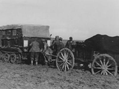 Sdkfz 6 during the Russian „Rasputitsa” muddy season