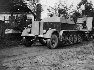 Armored 8ton Halftrack SdKfz 7 And 8,8cm Flak18 Auf Sd.Ah.201 Bunkerknacker