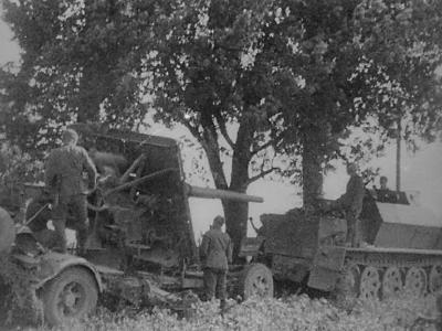 German SdKfz 7 Zugkraftwagen Armored Halftrack Bunkerknacker