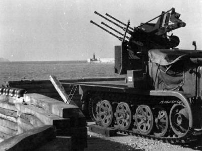 German self-propelled anti-aircraft gun SdKfz 7/1 with a 2 cm Flakvierling 38