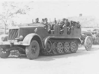 SdKfz 7 Halftrack and 15cm artillery