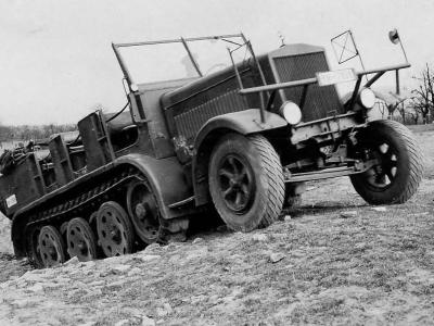 Half-track SdKfz 8 type DB s7