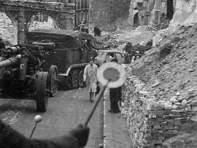 SdKfz 7 towing 15 cm sFH 18 France – 4. Panzer-Division