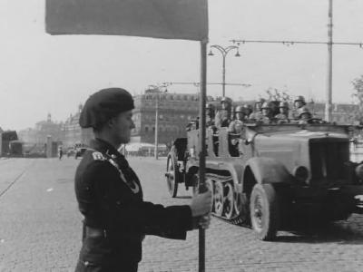 Halftrack SdKfz 7 during parade