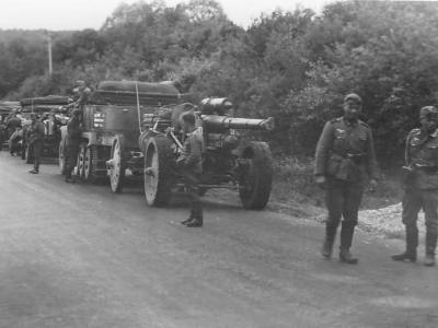 halftrack sdkfz 7 with gun