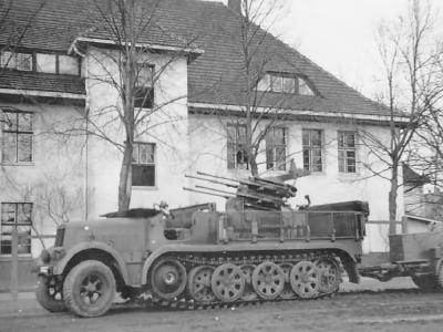 SdKfz 7/1 with a 2 cm Flakvierling 38 L/65 and Sd. Ah. 56 trailer