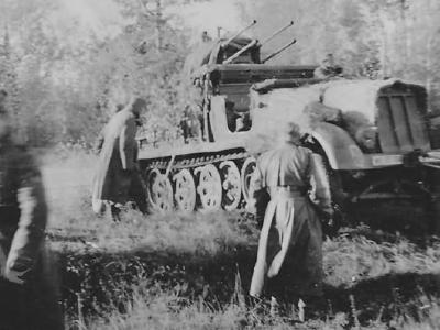 Sd.Kfz. 7/1 with a 2 cm Flakvierling 38 L/65 photo
