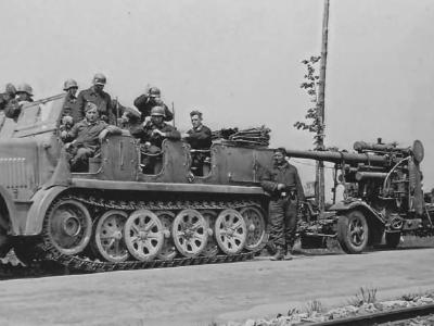 sdkfz 7 towing flak 88 mm gun