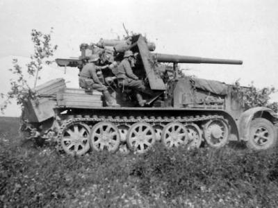 Halftracks and tracked vehicles