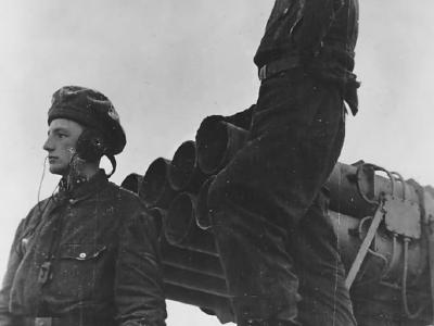 Crew atop Panzerwerfer 42