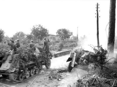 Early Munitionskraftwagen für Nebelwerfer Sd.Kfz.4, Italy 44