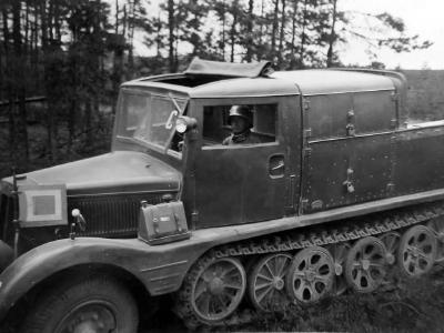 Sdkfz 11 Artillerieaufbau (artillery body with ammunition compartment)