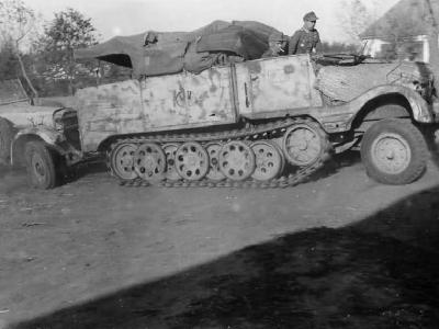 leichter Zugkraftwagen 3t Sdkfz 11 german light halftrack
