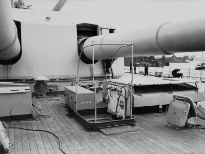 Bismarck 380 mm guns