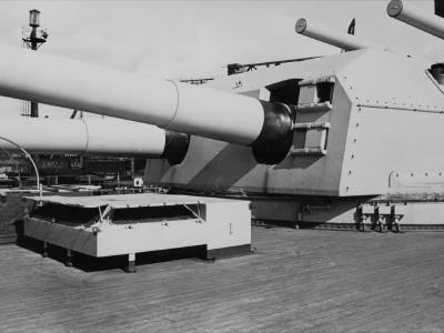 Bismarck battleship main battery