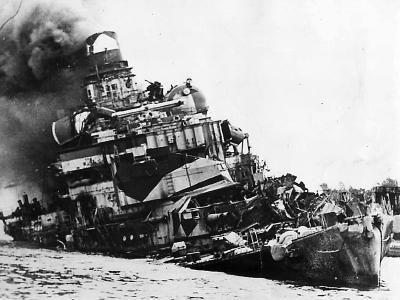 Wreck of the German heavy cruiser Admiral Hipper, Heikendorfer Bay 1946