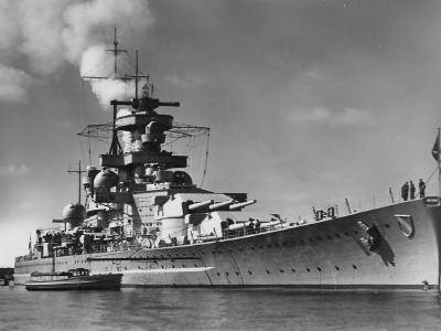 Battleship Scharnhorst bow view