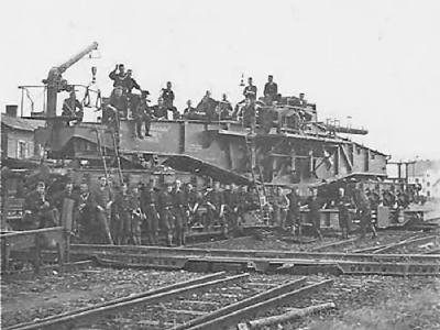 24 cm Kanone (E) L/35 „Theodor Bruno” german railway gun and crew June 1940