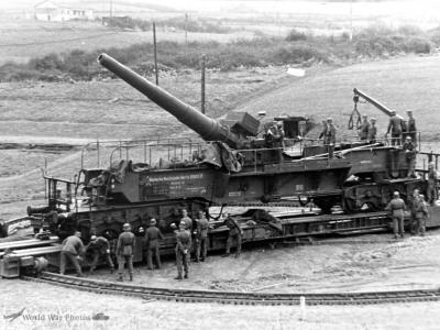 German 24cm Theodor rail gun
