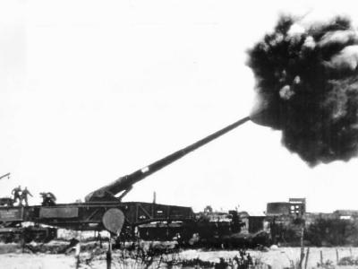 German troops firing railway gun over the English Channel 1940