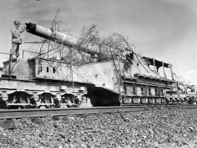 Captured 27,4cm K(E) 592(f) named „Bruno” at La Coucourde, France 1944