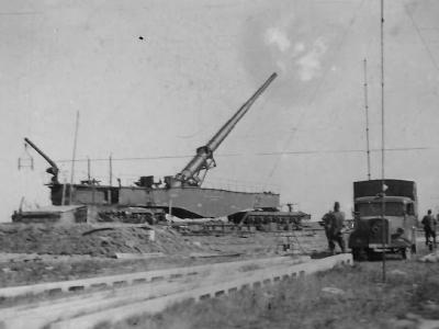 Railway Gun Krupp 28 cm K 5 (E) in action