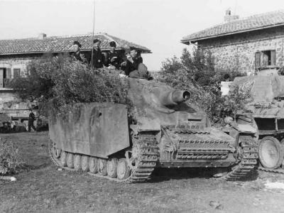 Panther and Brummbar of the Sturmpanzer-Abteilung 216, Italy 1944