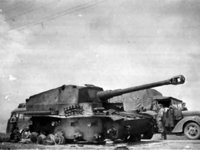 Destroyed Dicker Max 10.5 cm K18 auf Panzer Selbstfahrlafette IVa Russia 3